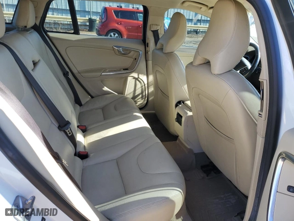 2015 Volvo V60 T5 Drive-E Premier with VIN YV126MEB2F1208063, listed as a Copart auction lot 37717174 with 165,866 mi miles. Bid and sale history available at carsss.com. Image 10.