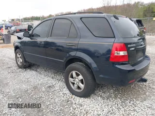 2009 Kia Sorento LX with VIN KNDJD735295866128, listed as a IAAI auction lot 40965680 with 164,784 mi miles and . Bid and sale history available at DreamBid. Image 3.