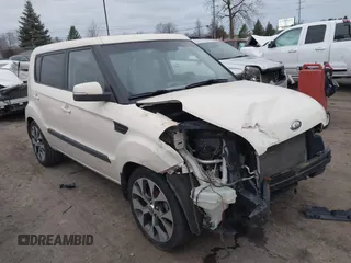 2012 Kia Soul + with VIN KNDJT2A66C7418925, listed as a IAAI auction lot 41136214 with 98,324 mi miles. Bid and sale history available at carsss.com. Image 1.