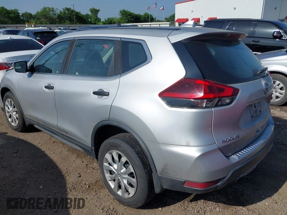 2018 Nissan Rogue SV with VIN KNMAT2MVXJP517232, listed as a IAAI auction lot 41924893 with 205,932 mi miles. Bid and sale history available at carsss.com. Image 3.