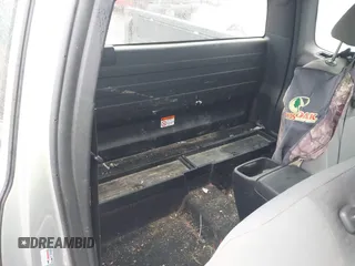 2017 Toyota Tacoma SR z VIN 5TFSX5EN2HX054134, wystawiony jako IAAI lot #42351829 z przebiegiem 98 592 mil mil oraz . Historia ofert i sprzedaży dostępna na DreamBid. Obrazek 8.