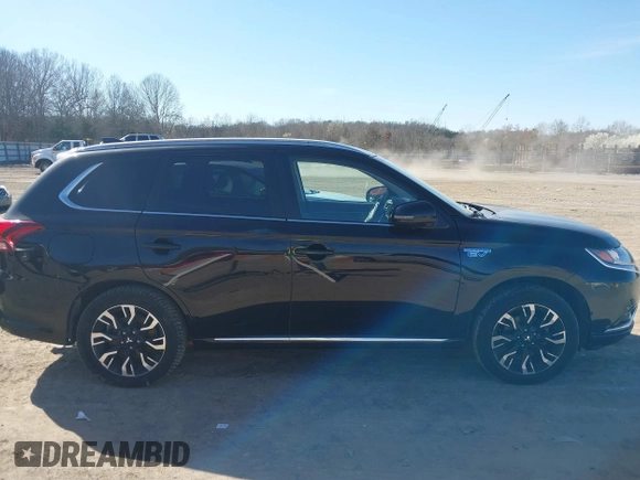 2018 Mitsubishi Outlander SEL with VIN JA4J24A56JZ031678, listed as a IAAI auction lot 38897134 with 146,701 mi miles and . Bid and sale history available at DreamBid. Image 13.