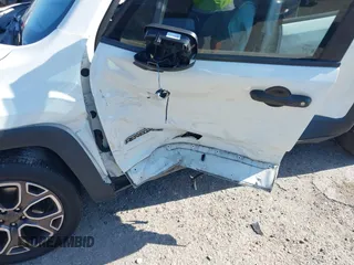 2017 Jeep Renegade Limited z VIN ZACCJADB3HPE54261, wystawiony jako IAAI lot #42028152 z przebiegiem 80 723 mil mil oraz . Historia ofert i sprzedaży dostępna na DreamBid. Obrazek 6.