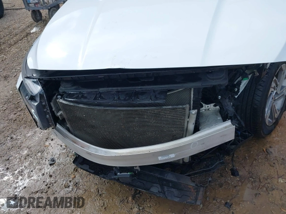 2022 Hyundai Santa Fe SE z VIN 5NMS14AJ9NH442383, wystawiony jako IAAI lot #41498596 z przebiegiem Nie podano mil oraz . Historia ofert i sprzedaży dostępna na DreamBid. Obrazek 12.