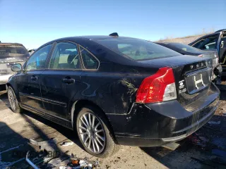 2011 Volvo S40 with VIN YV1672MS2B2538956, listed as a Copart auction lot 89078845 with 172,865 mi miles and Salvage Title. Bid and sale history available at carsss.com. Image 2.