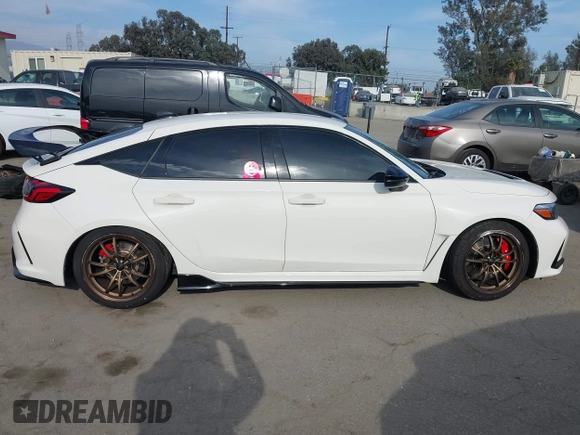2023 Honda Civic Type R z VIN JHMFL5G44PX001921, wystawiony jako IAAI lot #42033169 z przebiegiem 18 913 mil mil oraz . Historia ofert i sprzedaży dostępna na DreamBid. Obrazek 14.