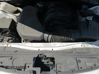 2023 Chrysler 300 Touring z VIN 2C3CCAAG9PH677094, wystawiony jako Copart lot #71421315 z przebiegiem 31 196 mil mil oraz Czysty tytuł • Clean title. Historia ofert i sprzedaży dostępna na DreamBid. Obrazek 14.