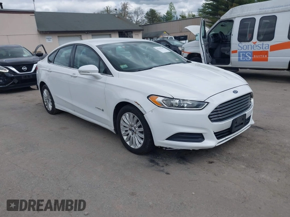 2013 Ford Fusion SE Hybrid with VIN 3FA6P0LUXDR328784, listed as a IAAI auction lot 42231399 with 169,462 mi miles and . Bid and sale history available at carsss.com. Image 1.