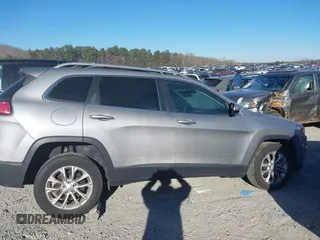 2019 Jeep Cherokee Latitude with VIN 1C4PJLCX6KD285305, listed as a IAAI auction lot 41670351 with 20,343 mi miles and . Bid and sale history available at DreamBid. Image 13.