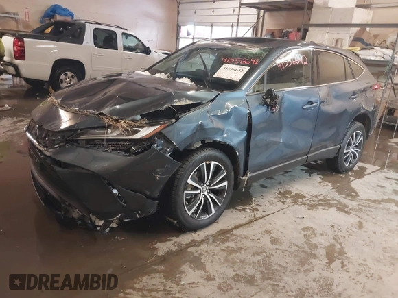 2024 Toyota Venza LE with VIN JTEAAAAH6RJ182673, listed as a IAAI auction lot 41556642 with 3,466 mi miles. Bid and sale history available at carsss.com. Image 2.