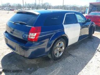 2006 Dodge Magnum with VIN 2D4FV47V46H179722, listed as a IAAI auction lot 41701629 with 215,162 mi miles. Bid and sale history available at carsss.com. Image 4.