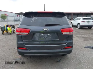 2017 Kia Sorento LX z VIN 5XYPG4A35HG204955, wystawiony jako IAAI lot #41966406 z przebiegiem Nie podano mil oraz . Historia ofert i sprzedaży dostępna na DreamBid. Obrazek 16.