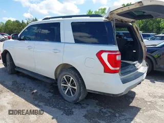 2019 Ford Expedition XLT z VIN 1FMJU1HT1KEA85882, wystawiony jako IAAI lot #42127179 z przebiegiem 110 173 mil mil oraz . Historia ofert i sprzedaży dostępna na DreamBid. Obrazek 3.