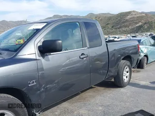 2004 Nissan Titan SE with VIN 1N6AA06A04N567056, listed as a IAAI auction lot 42044609 with 122,174 mi miles. Bid and sale history available at carsss.com. Image 6.