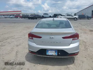 2019 Hyundai Elantra SEL z VIN KMHD84LF6KU746655, wystawiony jako IAAI lot #42135528 z przebiegiem 103 410 mil mil oraz . Historia ofert i sprzedaży dostępna na DreamBid. Obrazek 16.