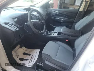 2017 Ford Escape SE z VIN 1FMCU0GD4HUC98854, wystawiony jako IAAI lot #42558269 z przebiegiem 62 975 mil mil oraz . Historia ofert i sprzedaży dostępna na DreamBid. Obrazek 29.