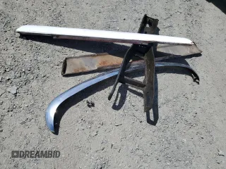 1973 FIAT 124 Spider z VIN 124CS0065983, wystawiony jako Copart lot #57913365 z przebiegiem Nie podano mil oraz Tytuł czysty. Historia ofert i sprzedaży dostępna na DreamBid. Obrazek 12.