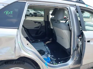2024 Toyota RAV4 XLE Premium z VIN 2T3A1RFV6RC462114, wystawiony jako IAAI lot #42438905 z przebiegiem 3 620 mil mil oraz . Historia ofert i sprzedaży dostępna na DreamBid. Obrazek 8.