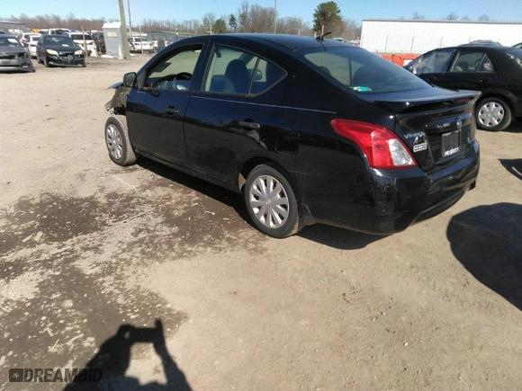 2015 Nissan Versa S Plus with VIN 3N1CN7AP0FL906098, listed as a IAAI auction lot 41834039 with 221,538 mi miles. Bid and sale history available at carsss.com. Image 3.