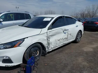 2022 Nissan Altima 2.5 S with VIN 1N4BL4BV4NN424281, listed as a IAAI auction lot 41909034 with 22,854 mi miles. Bid and sale history available at carsss.com. Image 6.