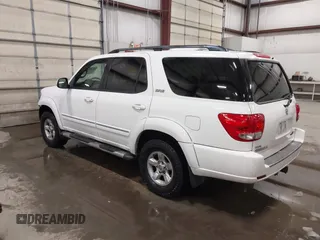 2005 Toyota Sequoia SR5 with VIN 5TDBT44A85S245126, listed as a IAAI auction lot 41559596 with 236,256 mi miles and . Bid and sale history available at DreamBid. Image 3.