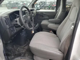 2006 Chevrolet Express Passenger with VIN 1GAHG35U761194114, listed as a Copart auction lot 55985195 with 110,432 mi miles and Salvage title. Bid and sale history available at DreamBid. Image 7.