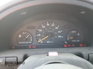 1994 Suzuki Swift z VIN JS2AC35SXR5101107, wystawiony jako Copart lot #75097084 z przebiegiem 78 924 mil mil oraz Szkody całkowita. Historia ofert i sprzedaży dostępna na DreamBid. Obrazek 9.