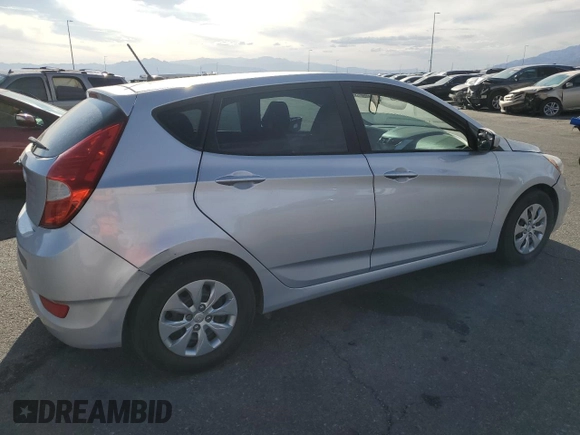 2016 Hyundai Accent SE z VIN KMHCT5AE0GU278343, wystawiony jako Copart lot #52449145 z przebiegiem 82 718 mil mil oraz Szkoda całkowita • Salvage title. Historia ofert i sprzedaży dostępna na DreamBid. Obrazek 3.