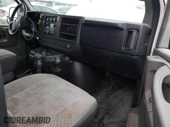 2014 Chevrolet Express Cargo Van with VIN 1GCWGFBA5E1130260, listed as a Copart auction lot 85303264 with 181,622 mi miles and Salvage Title. Bid and sale history available at carsss.com. Image 8.
