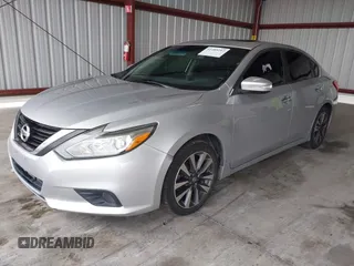 2017 Nissan Altima SV z VIN 1N4AL3AP9HC227681, wystawiony jako IAAI lot #41489297 z przebiegiem 162 459 mil mil oraz . Historia ofert i sprzedaży dostępna na DreamBid. Obrazek 17.
