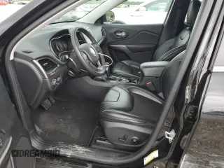 2020 Jeep Cherokee Latitude Plus z VIN 1C4PJLLB6LD552528, wystawiony jako Copart lot #54622145 z przebiegiem 65 438 mil mil oraz Szkoda całkowita • Salvage title. Historia ofert i sprzedaży dostępna na DreamBid. Obrazek 7.