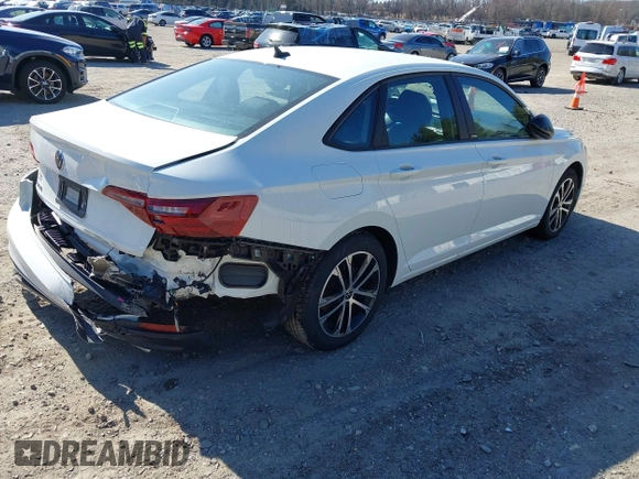 2023 Volkswagen Jetta Sport z VIN 3VWBM7BU2PM034287, wystawiony jako IAAI lot #41742935 z przebiegiem 32 818 mil mil oraz . Historia ofert i sprzedaży dostępna na DreamBid. Obrazek 4.