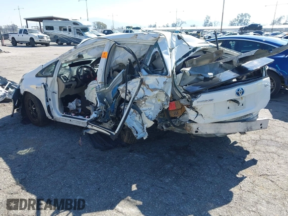 2014 Toyota Prius Four with VIN JTDKN3DU8E0386120, listed as a IAAI auction lot 41620589 with Not Provided miles. Bid and sale history available at carsss.com. Image 3.