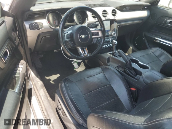 2020 Ford Mustang EcoBoost z VIN 1FATP8UH9L5111800, wystawiony jako Copart lot #59817955 z przebiegiem 79 304 mil mil oraz Czysty tytuł • Clean title. Historia ofert i sprzedaży dostępna na DreamBid. Obrazek 8.