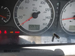2003 Nissan Maxima SE z VIN JN1DA31D33T512777, wystawiony jako IAAI lot #42005942 z przebiegiem 205 745 mil mil oraz . Historia ofert i sprzedaży dostępna na DreamBid. Obrazek 7.