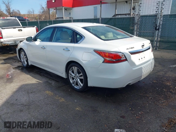 2015 Nissan Altima SL with VIN 1N4BL3AP0FC221236, listed as a IAAI auction lot 41798929 with 122,521 mi miles and . Bid and sale history available at carsss.com. Image 3.
