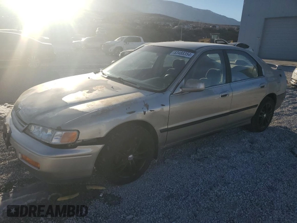 1994 Honda Accord LX с VIN JHMCD5634RC061099, выставлен на аукционе Copart как лот 83488354 с пробегом 208 488 миль миль и Списание • Salvage title. История ставок и продаж доступна на DreamBid. Изображение 1.