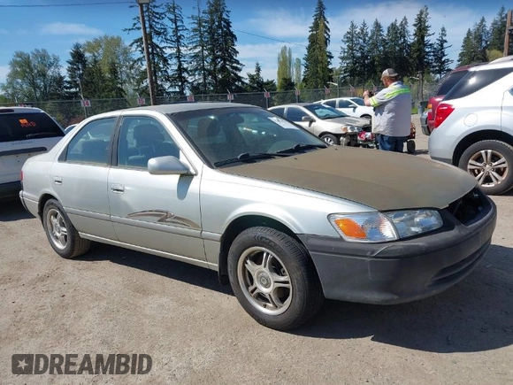 2000 Toyota Camry CE z VIN JT2BG22K6Y0451632, wystawiony jako IAAI lot #42030842 z przebiegiem 200 734 mil mil oraz . Historia ofert i sprzedaży dostępna na DreamBid. Obrazek 1.