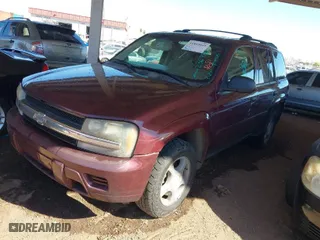 2007 Chevrolet TrailBlazer LT with VIN 1GNDT13S172236786, listed as a IAAI auction lot 41863049 with 152,409 mi miles. Bid and sale history available at carsss.com. Image 2.