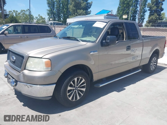 2004 Ford F-150 XL с VIN 1FTPX12504NA86539, выставлен на аукционе IAAI как лот 42235263 с пробегом 196 277 миль миль и . История ставок и продаж доступна на DreamBid. Изображение 2.