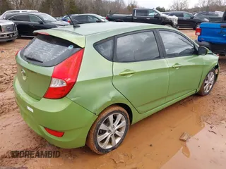 2012 Hyundai Accent SE z VIN KMHCU5AE8CU022927, wystawiony jako IAAI lot #41749321 z przebiegiem 258 185 mil mil oraz . Historia ofert i sprzedaży dostępna na DreamBid. Obrazek 4.