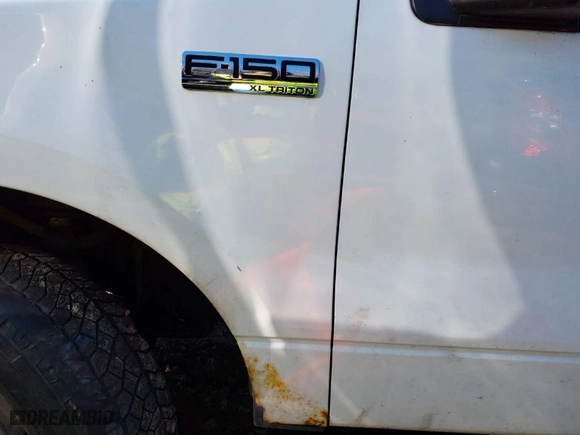 2008 Ford F-150 XL with VIN 1FTRF12W88KE26807, listed as a IAAI auction lot 41500778 with 322,300 mi miles. Bid and sale history available at carsss.com. Image 17.