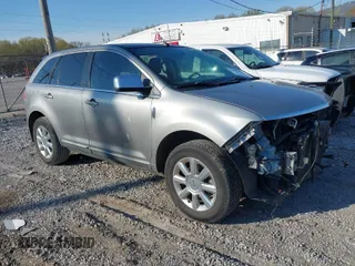 2008 Lincoln MKX with VIN 2LMDU68C98BJ12197, listed as a IAAI auction lot 41883988 with 147,142 mi miles. Bid and sale history available at carsss.com. Image 1.