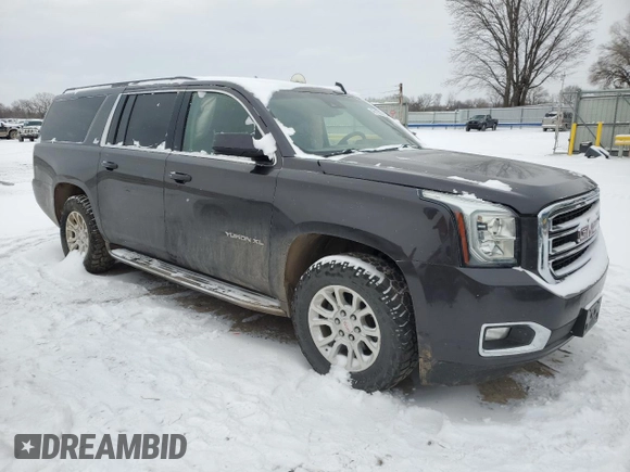2017 GMC Yukon XL SLT with VIN 1GKS2GKC7HR193472, listed as a Copart auction lot 45118215 with 226,640 mi miles and Salvage Title. Bid and sale history available at carsss.com. Image 4.