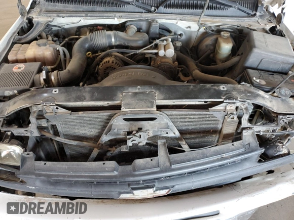 2000 Chevrolet Silverado 1500 with VIN 2GCEC19W0Y1310868, listed as a Copart auction lot 52819815 with 348,088 mi miles and Salvage Title. Bid and sale history available at DreamBid. Image 12.
