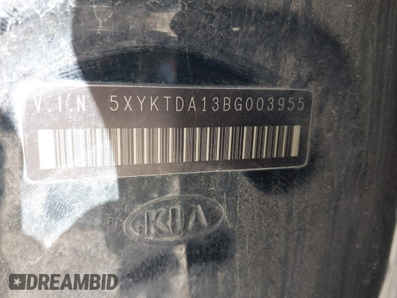 2011 Kia Sorento LX with VIN 5XYKTDA13BG003955, listed as a IAAI auction lot 42149296 with 192,519 mi miles. Bid and sale history available at carsss.com. Image 9.