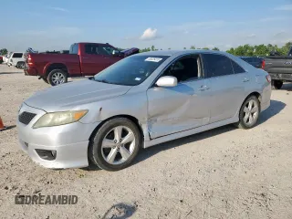 2010 Toyota Camry z VIN 4T1BF3EK1AU048521, wystawiony jako Copart lot #59526415 z przebiegiem 270 826 mil mil oraz Szkoda całkowita • Salvage title. Historia ofert i sprzedaży dostępna na DreamBid. Obrazek 1.