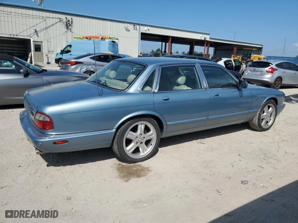 2002 Jaguar XJ with VIN SAJDA12C72LF42584, listed as a Copart auction lot 72030274 with 241,554 mi miles and Clean Title. Bid and sale history available at carsss.com. Image 3.