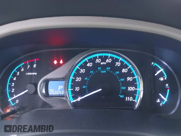 2012 Toyota Sienna XLE with VIN 5TDDK3DC9CS037616, listed as a IAAI auction lot 41435361 with 250,043 mi miles. Bid and sale history available at carsss.com. Image 7.