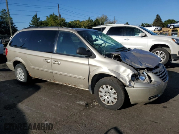 2007 Chrysler Town & Country LWB LX with VIN 2A4GP44R77R262070, listed as a Copart auction lot 69857534 with 211,781 mi miles and Salvage Title. Bid and sale history available at carsss.com. Image 4.